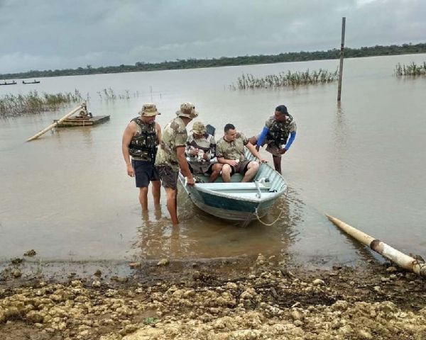 Barco vira no Rio São Francisco e deixa desaparecidos na Bahia; corpo é encontrado