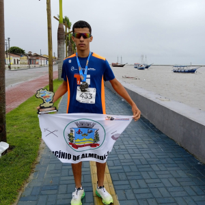 Lic&iacute;nio de Almeida.: Maratonista Lic&iacute;niense Tr&aacute;z Mais Uma Medalha Pra Conta.