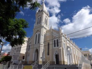 Vitória da Conquista.: Homem rouba padre durante confissão.