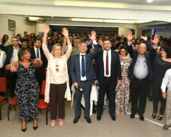Em assembleia, mais de 300 delegados da BA decidem entregar cargos em protesto contra reforma